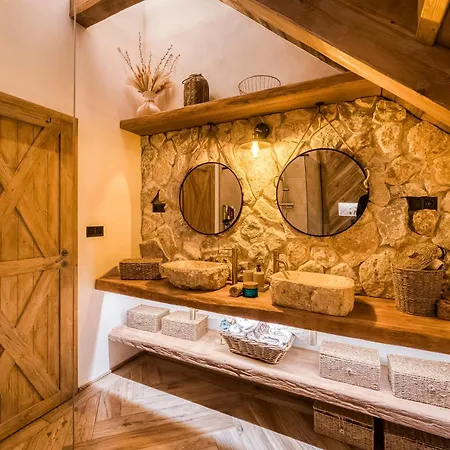 Deer Apartment Lipi